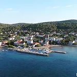Beautiful In Kraj, Pasman Island With Outdoor Swimming Pool, Wifi And 3 Bedrooms *