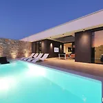 빌라 Beautiful In Kraj, Pasman Island With Outdoor Swimming Pool, Wifi And 3 Bedrooms