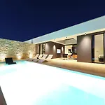 Beautiful In Kraj, Pasman Island With Outdoor Swimming Pool, Wifi And 3 Bedrooms *