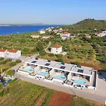 Beautiful In Kraj, Pasman Island With Outdoor Swimming Pool, Wifi And 3 Bedrooms * Ugrinići