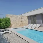 Beautiful In Kraj, Pasman Island With Outdoor Swimming Pool, Wifi And 3 Bedrooms Ugrinići