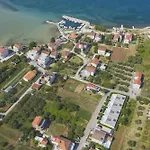 ヴィラ Beautiful In Kraj, Pasman Island With Outdoor Swimming Pool, Wifi And 3 Bedrooms *