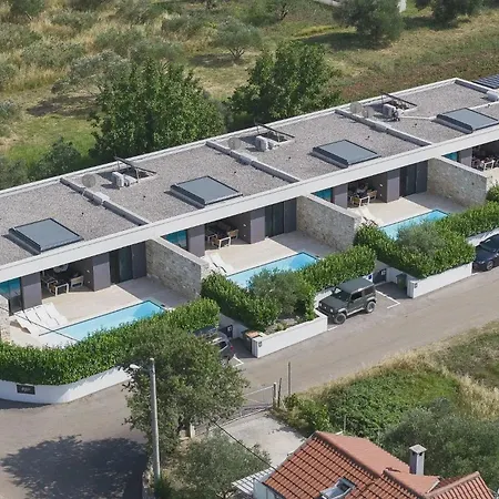 Vila Beautiful In Kraj, Pasman Island With Outdoor Swimming Pool, Wifi And 3 Bedrooms Ugrinici