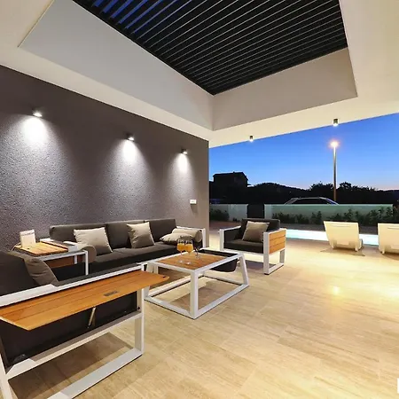 빌라 Beautiful In Kraj, Pasman Island With Outdoor Swimming Pool, Wifi And 3 Bedrooms