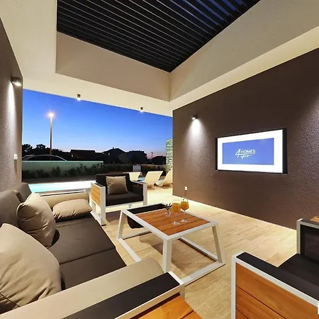 빌라 Beautiful In Kraj, Pasman Island With Outdoor Swimming Pool, Wifi And 3 Bedrooms *