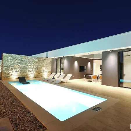 빌라 Beautiful In Kraj, Pasman Island With Outdoor Swimming Pool, Wifi And 3 Bedrooms *