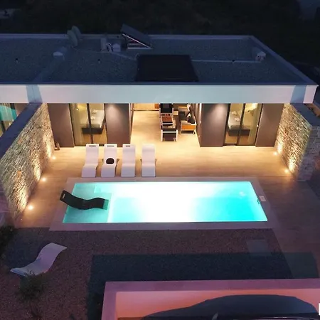 Beautiful In Kraj, Pasman Island With Outdoor Swimming Pool, Wifi And 3 Bedrooms 빌라 *