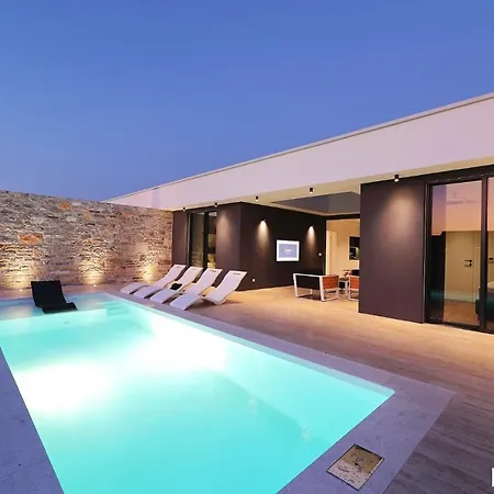 Beautiful In Kraj, Pasman Island With Outdoor Swimming Pool, Wifi And 3 Bedrooms 빌라