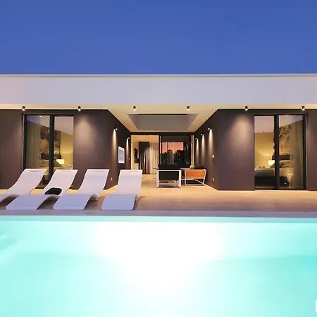 Beautiful In Kraj, Pasman Island With Outdoor Swimming Pool, Wifi And 3 Bedrooms 빌라