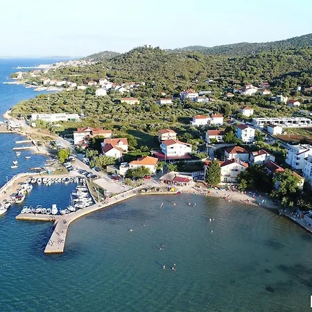 Beautiful In Kraj, Pasman Island With Outdoor Swimming Pool, Wifi And 3 Bedrooms 빌라
