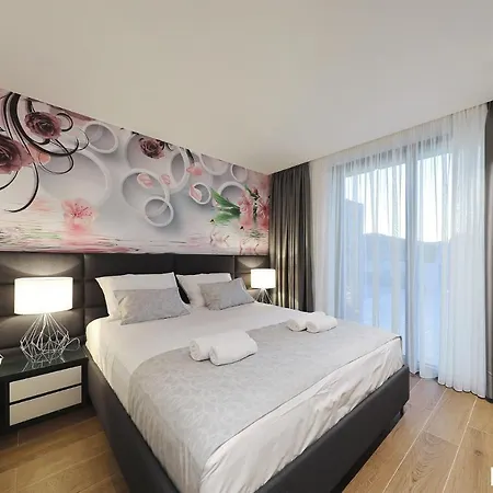 빌라 Beautiful In Kraj, Pasman Island With Outdoor Swimming Pool, Wifi And 3 Bedrooms