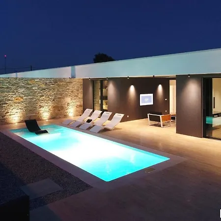 빌라 Beautiful In Kraj, Pasman Island With Outdoor Swimming Pool, Wifi And 3 Bedrooms *