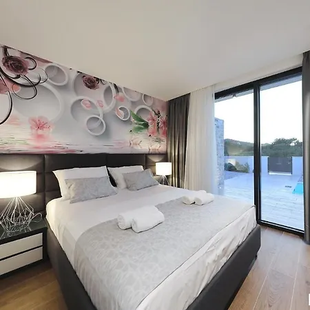 Beautiful In Kraj, Pasman Island With Outdoor Swimming Pool, Wifi And 3 Bedrooms 빌라