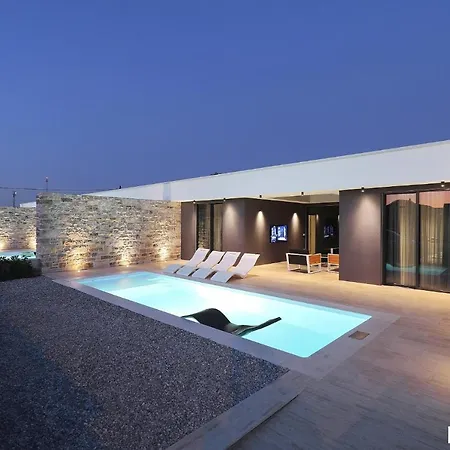 빌라 Beautiful In Kraj, Pasman Island With Outdoor Swimming Pool, Wifi And 3 Bedrooms *