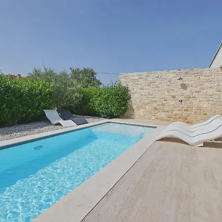 Beautiful In Kraj, Pasman Island With Outdoor Swimming Pool, Wifi And 3 Bedrooms