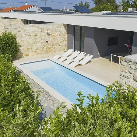 Beautiful In Kraj, Pasman Island With Outdoor Swimming Pool, Wifi And 3 Bedrooms