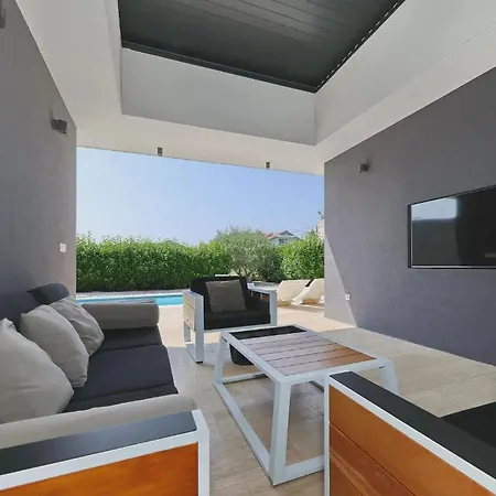 빌라 Beautiful In Kraj, Pasman Island With Outdoor Swimming Pool, Wifi And 3 Bedrooms