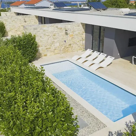 빌라 Beautiful In Kraj, Pasman Island With Outdoor Swimming Pool, Wifi And 3 Bedrooms *