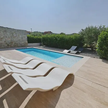 Beautiful In Kraj, Pasman Island With Outdoor Swimming Pool, Wifi And 3 Bedrooms 빌라 Ugrinici
