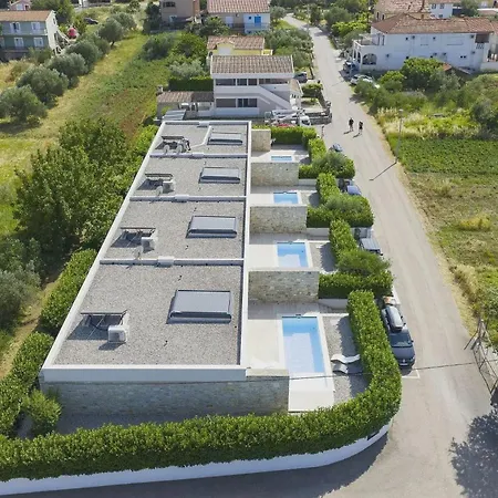 Beautiful In Kraj, Pasman Island With Outdoor Swimming Pool, Wifi And 3 Bedrooms *