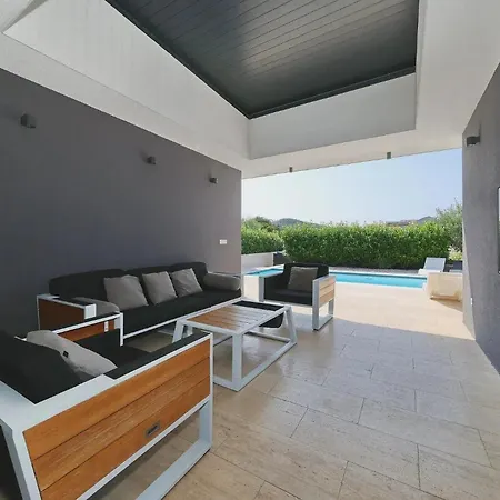 빌라 Beautiful In Kraj, Pasman Island With Outdoor Swimming Pool, Wifi And 3 Bedrooms