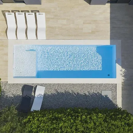 빌라 Beautiful In Kraj, Pasman Island With Outdoor Swimming Pool, Wifi And 3 Bedrooms Ugrinici