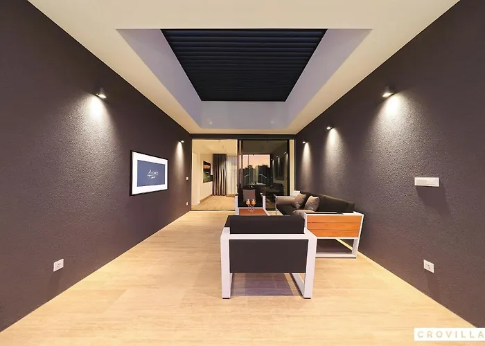 Beautiful In Kraj, Pasman Island With Outdoor Swimming Pool, Wifi And 3 Bedrooms