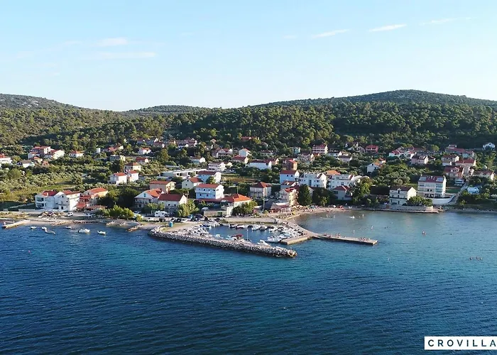 Beautiful In Kraj, Pasman Island With Outdoor Swimming Pool, Wifi And 3 Bedrooms *