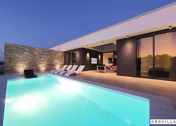Villa Beautiful In Kraj, Pasman Island With Outdoor Swimming Pool, Wifi And 3 Bedrooms