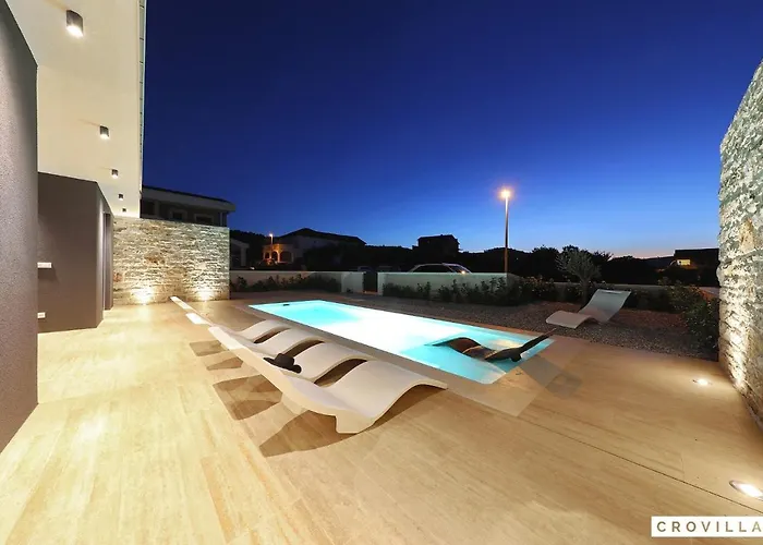 Beautiful In Kraj, Pasman Island With Outdoor Swimming Pool, Wifi And 3 Bedrooms 빌라 Ugrinici