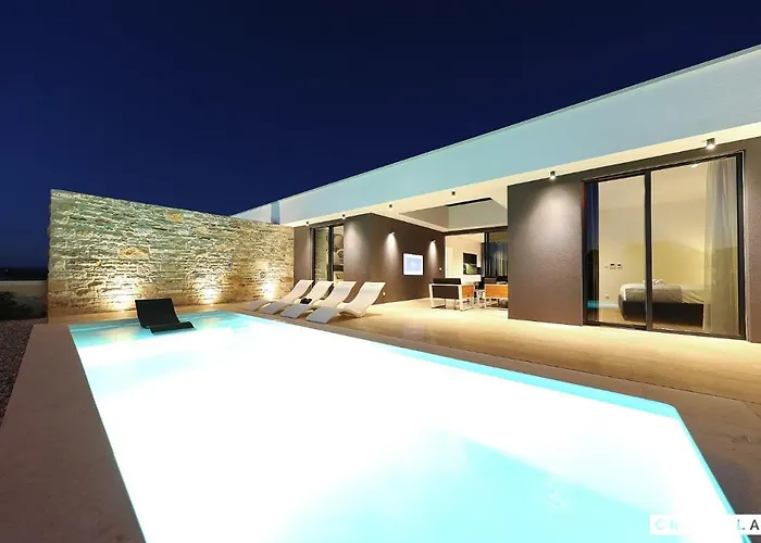 Beautiful In Kraj, Pasman Island With Outdoor Swimming Pool, Wifi And 3 Bedrooms *