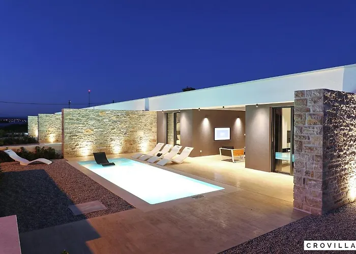 Beautiful In Kraj, Pasman Island With Outdoor Swimming Pool, Wifi And 3 Bedrooms Ugrinici