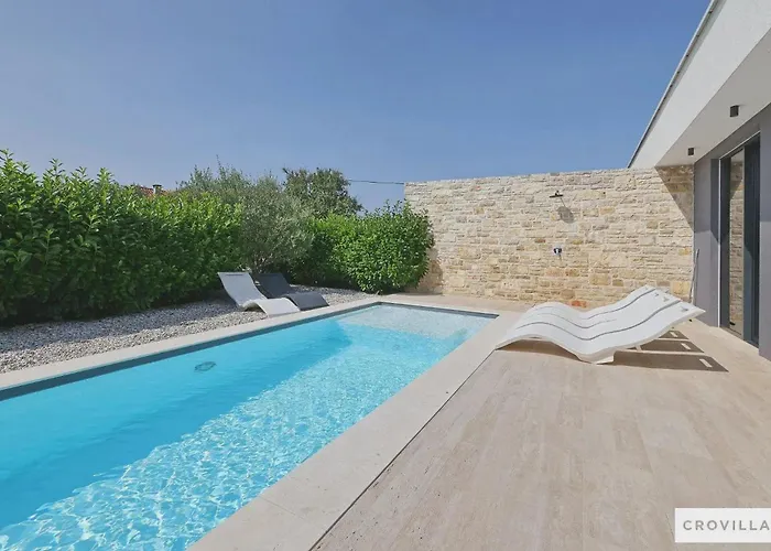 Beautiful In Kraj, Pasman Island With Outdoor Swimming Pool, Wifi And 3 Bedrooms