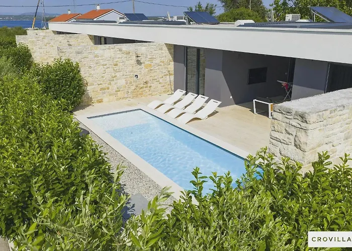 Beautiful In Kraj, Pasman Island With Outdoor Swimming Pool, Wifi And 3 Bedrooms