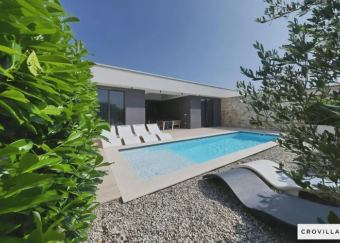 Beautiful In Kraj, Pasman Island With Outdoor Swimming Pool, Wifi And 3 Bedrooms 빌라 *