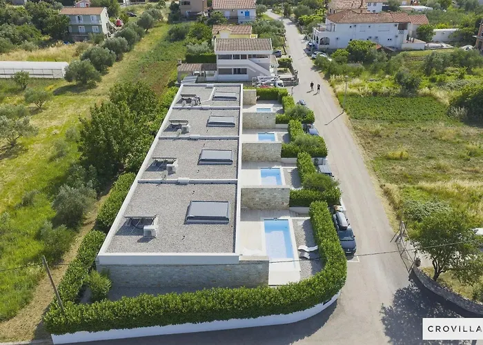 Beautiful In Kraj, Pasman Island With Outdoor Swimming Pool, Wifi And 3 Bedrooms *