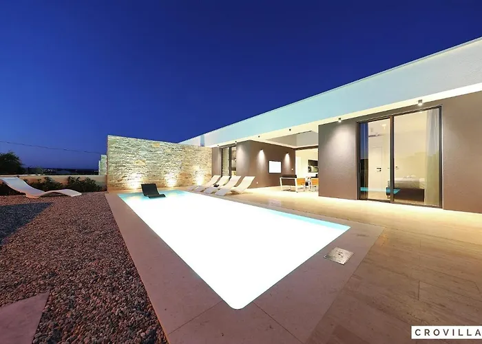Beautiful In Kraj, Pasman Island With Outdoor Swimming Pool, Wifi And 3 Bedrooms Villa *
