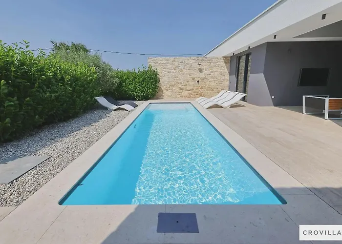 Beautiful In Kraj, Pasman Island With Outdoor Swimming Pool, Wifi And 3 Bedrooms Villa *